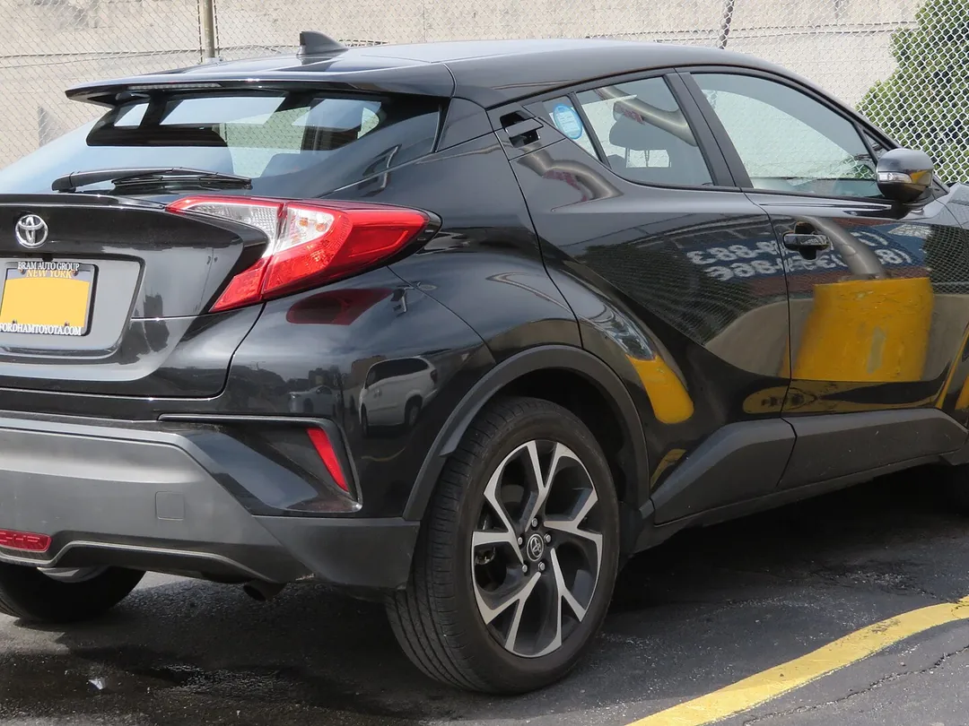 Toyota C-HR 2018 — foto 3