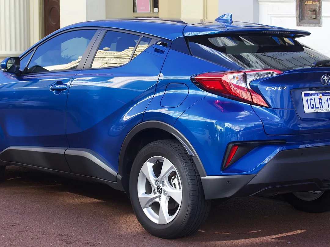 Toyota C-HR 2018 — foto 4