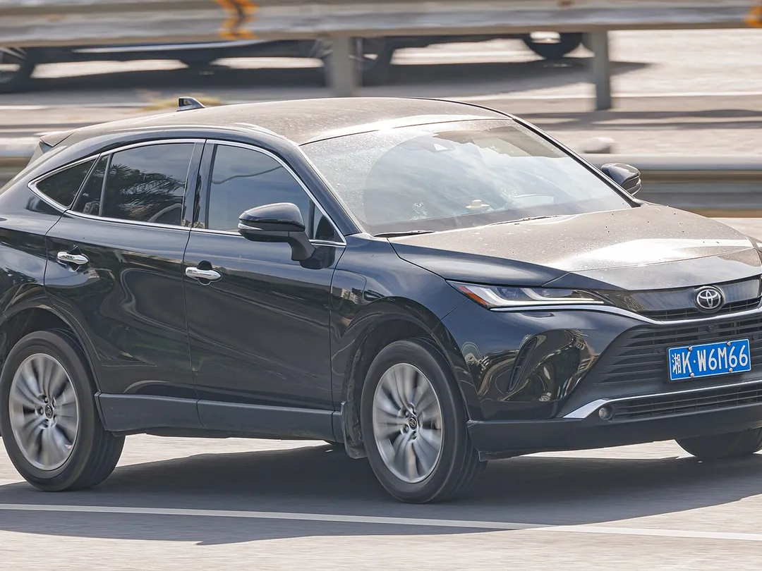 Toyota Harrier 2021 — foto 2