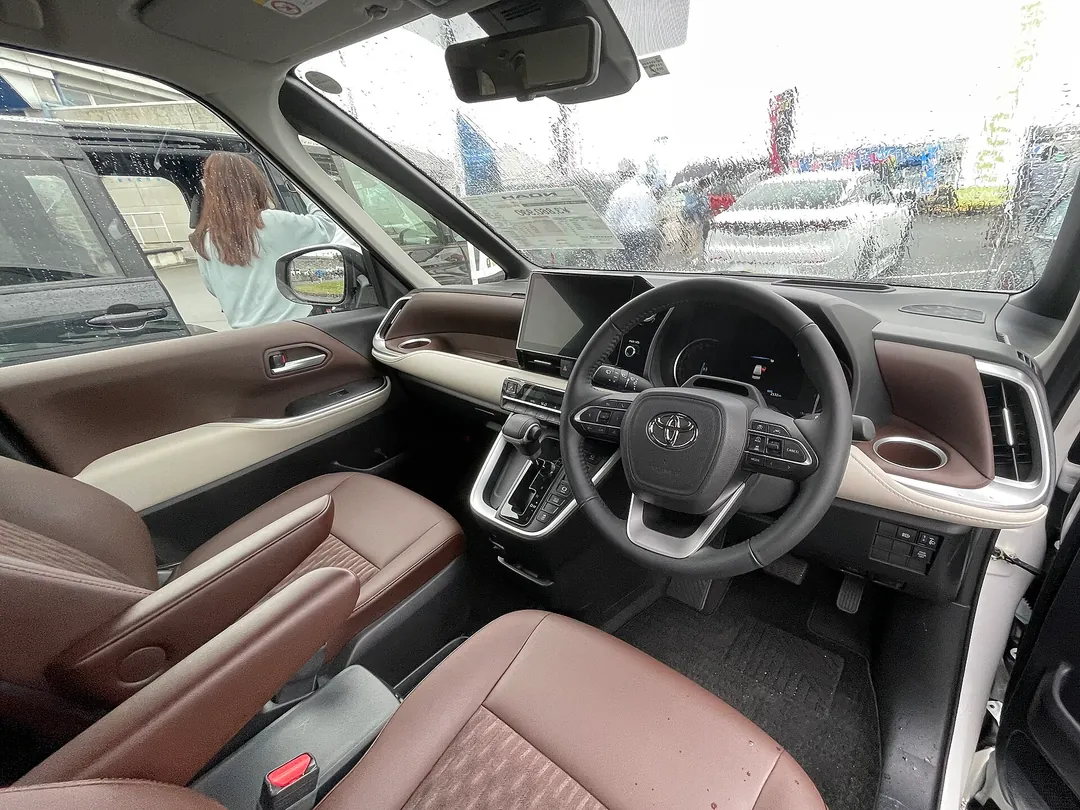 Toyota Noah 2022 — foto 5