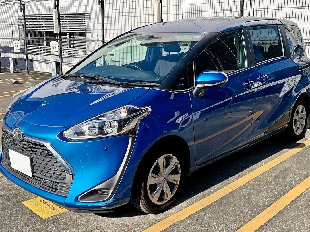 Toyota Sienta 2018 — foto 4