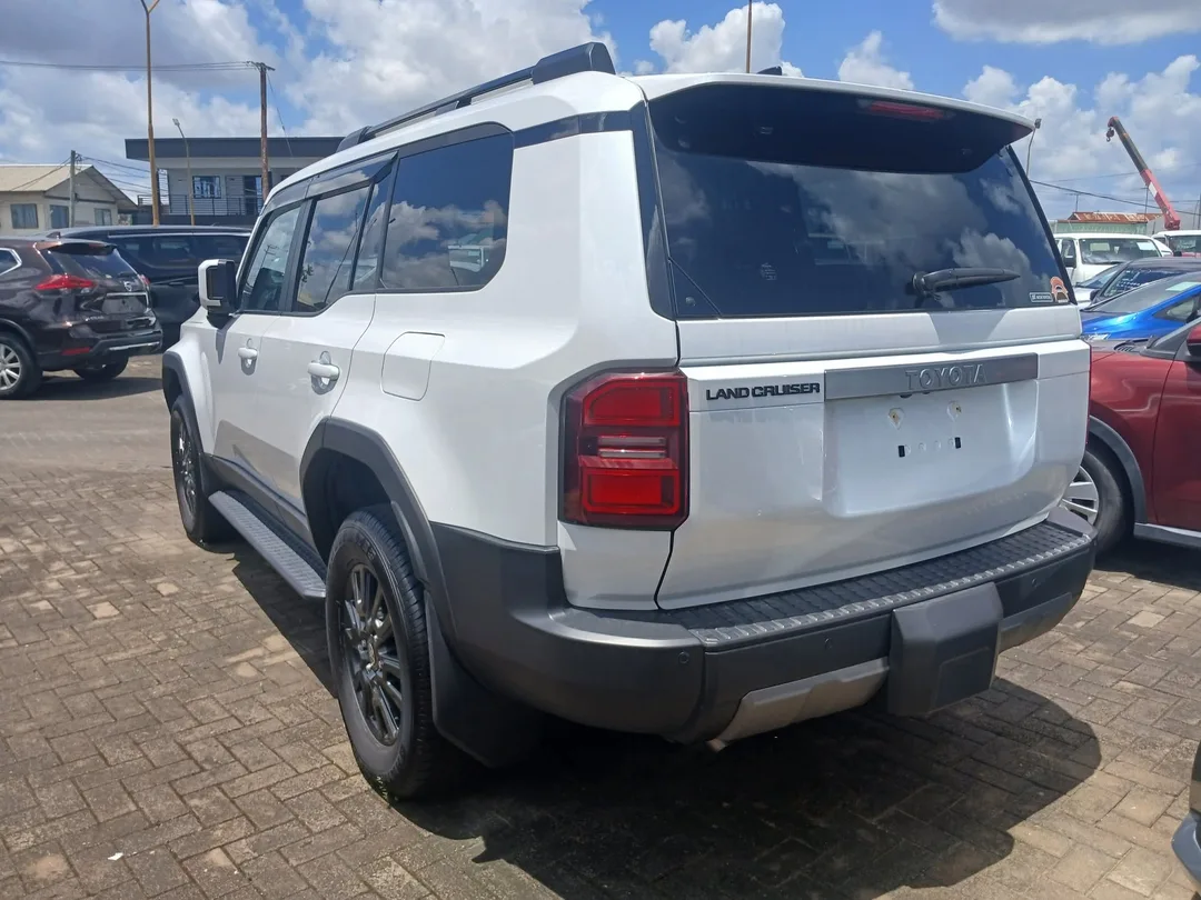 Toyota Land Cruiser 2025 — foto 2