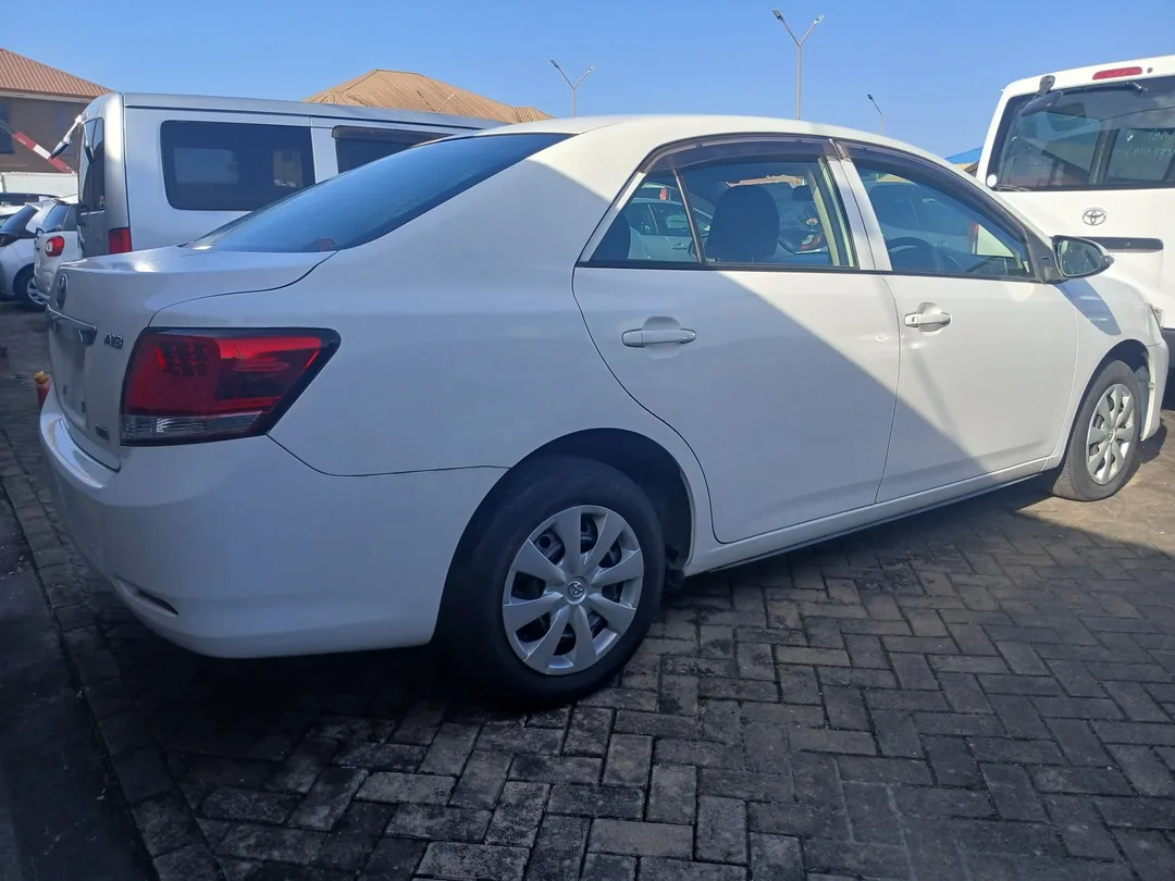 Toyota Allion 2018 — foto 2