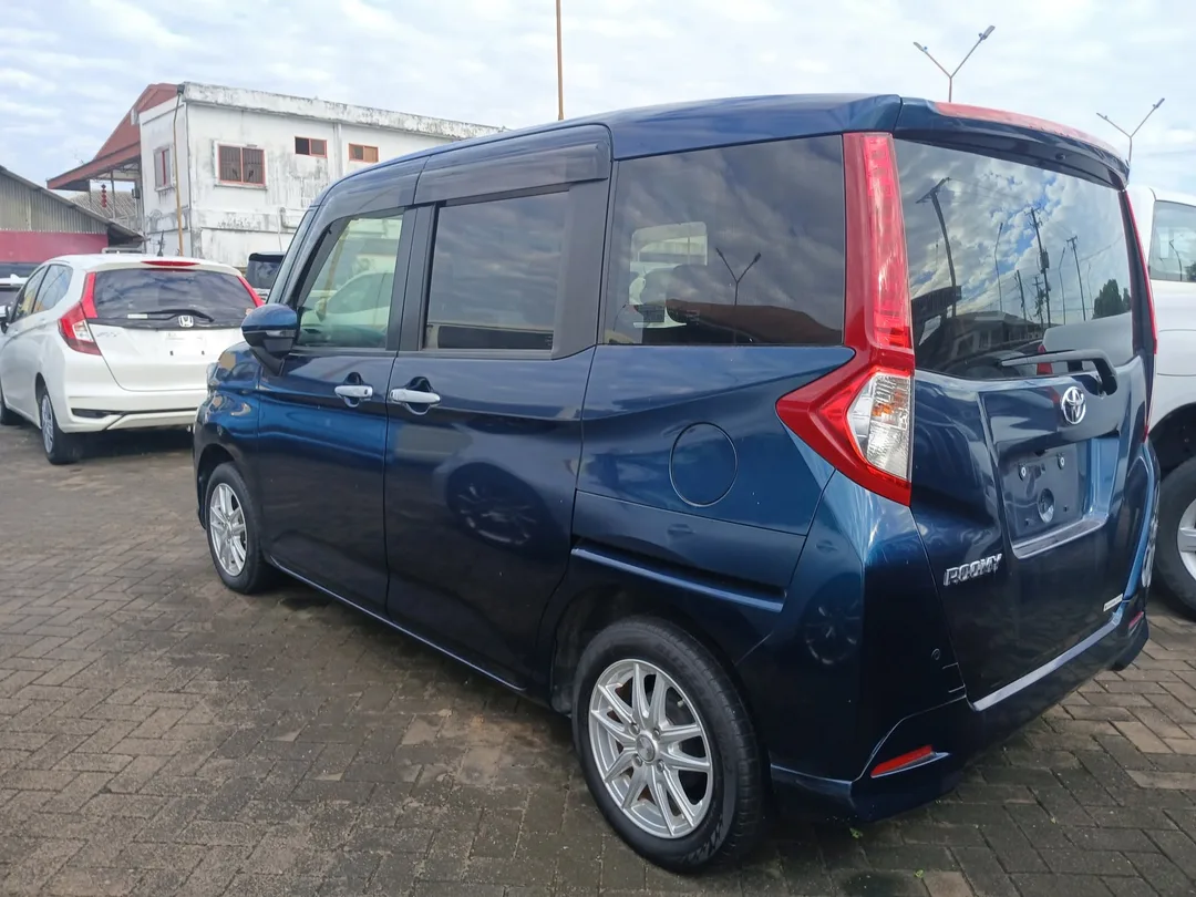 Toyota Roomy 2018 — foto 2