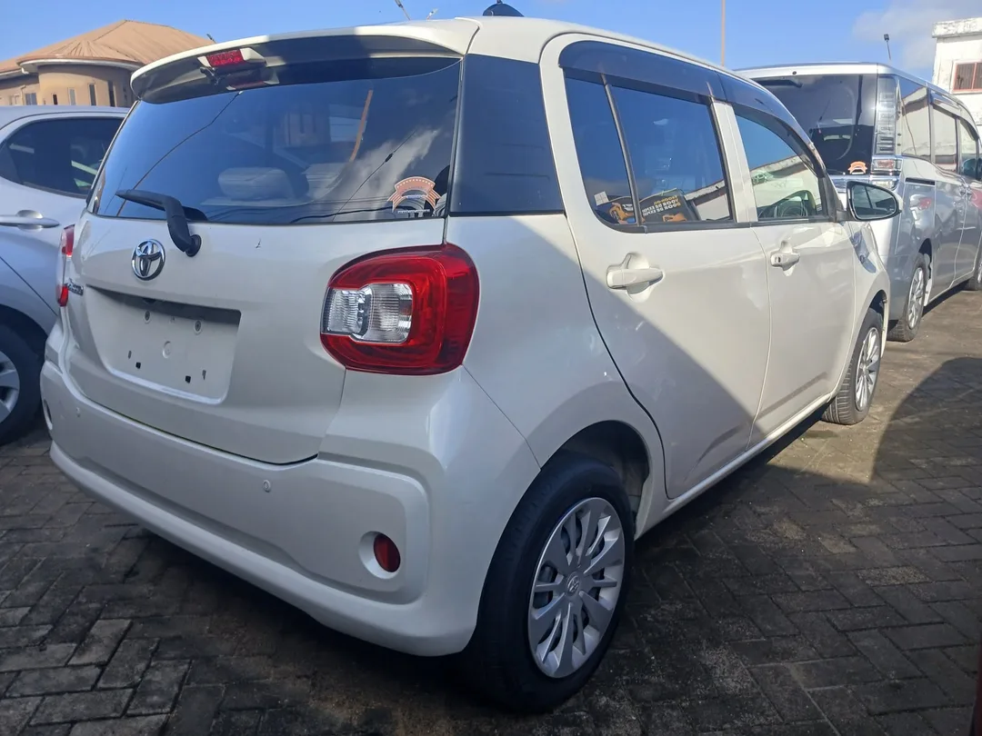 Toyota Passo 2017 — foto 2