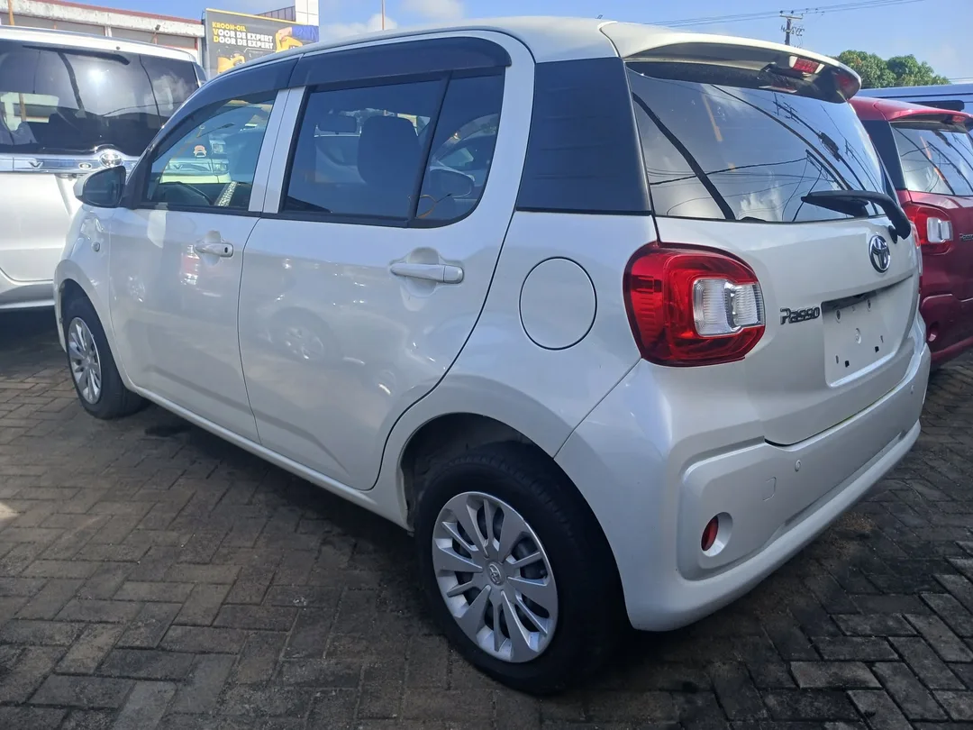 Toyota Passo 2017 — foto 3