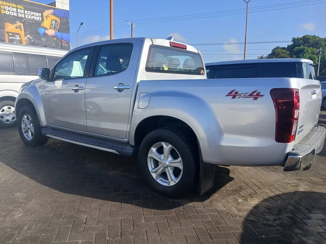 Isuzu D-Max 2020 — foto 3