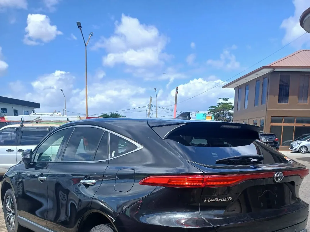 Toyota Harrier 2021 — foto 2