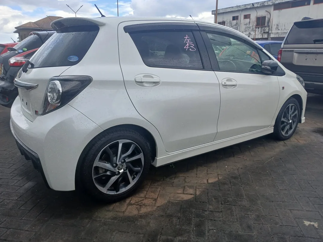 Toyota Vitz GR 2018 — foto 3