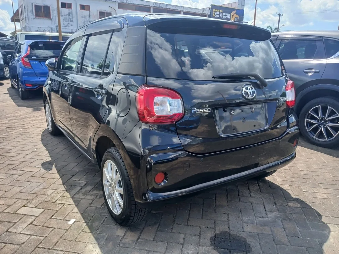 Toyota Passo 2018 — foto 2