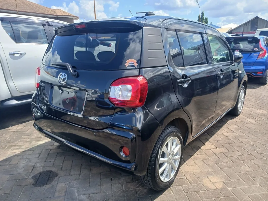 Toyota Passo 2018 — foto 3