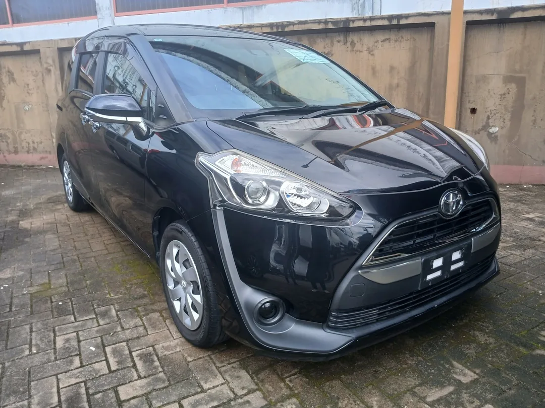 Toyota Sienta 2018