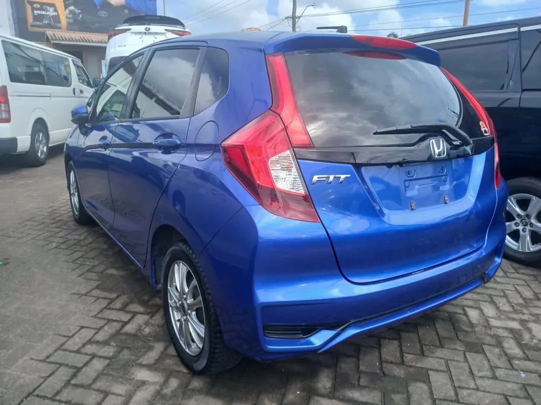 Honda Fit 2018 — foto 2